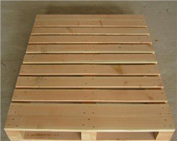 木制托盤在使用時(shí)需要注意哪些？這3三點(diǎn)不容忽視！